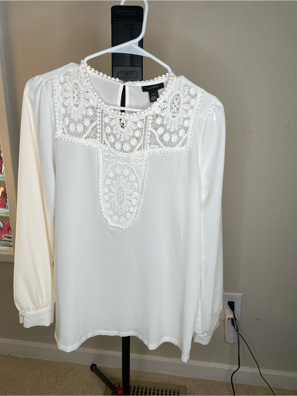 Halogen Cream Lace Yoke Long-Sleeve Blouse